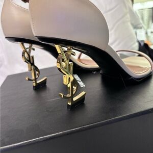 Yves Saint Laurent Cream and Gold Logo Heels